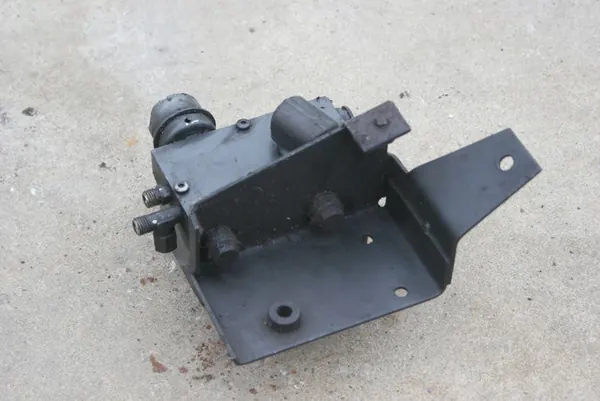 Pompe de levage de cabine Iveco Stralis, OEM 7382044 image 4