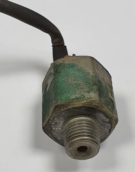 Sensor Presión Aceite Jaguar OEM 08T25176 - Usado image 3
