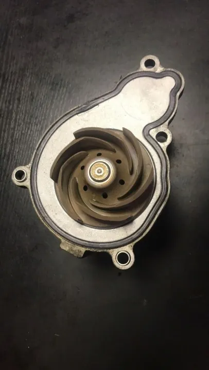 Vattenpump OEM 4121250 för BMW 2.0L Bensin image 3