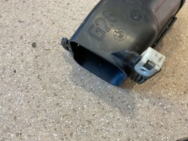 Ilmanotto vasen etu OEM 9477025 BMW G26:lle image 5