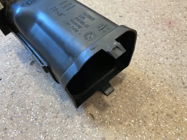 Ilmanotto vasen etu OEM 9477025 BMW G26:lle image 6