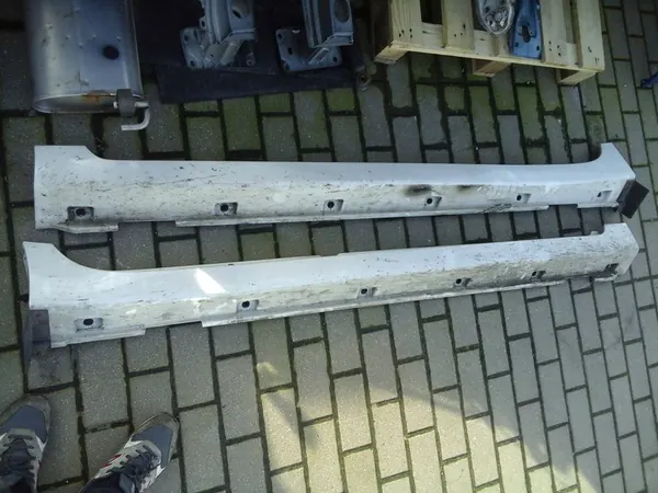 SUZUKI BALENO SEUIL DROIT 2016 image 1