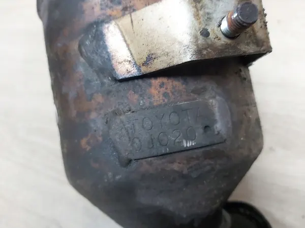 Toyota Yaris II 1.3 Katalysator OEM 0J020 image 3