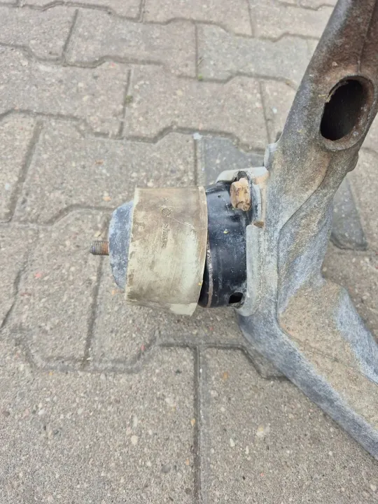 OEM 7L6199207B Etuapukehys VW Touaregille image 5