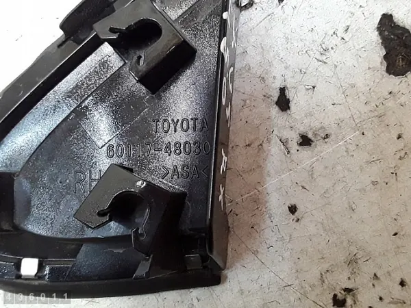 Lexus pilaarbekleding OEM 6011748030 - Gebruikt image 4