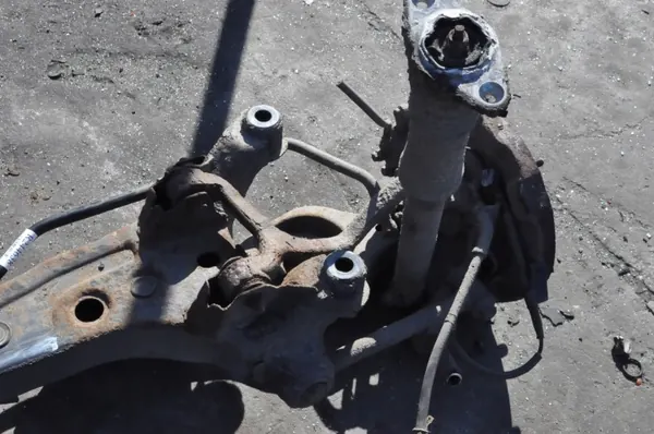 OEM 244638 Hinterachsschwinge für Hyundai Sonata V image 4