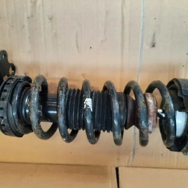OEM 6778789 Etu-oikea iskunvaimennin BMW 5 GT:lle image 6
