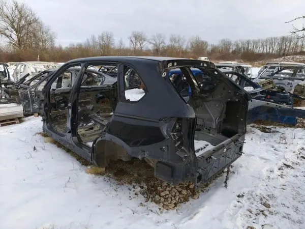 Höger bakskärm OEM 7352049 BMW X5 image 3