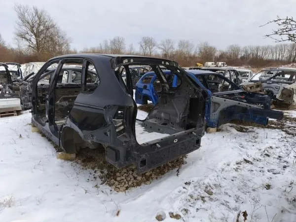 Höger bakskärm OEM 7352049 BMW X5 image 9