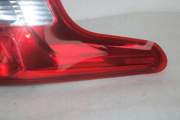 LÁMPARA TRASERA IZQUIERDA MITSUBISHI L200 8330A945 image 4