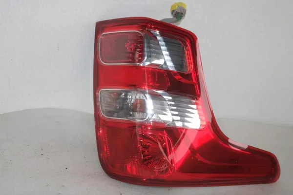 LÁMPARA TRASERA IZQUIERDA MITSUBISHI L200 8330A945 image 5