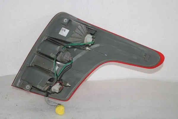 LÁMPARA TRASERA IZQUIERDA MITSUBISHI L200 8330A945 image 6