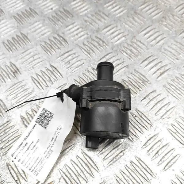 Vattenpump VW Golf 8 VIII 2.0TSI image 2
