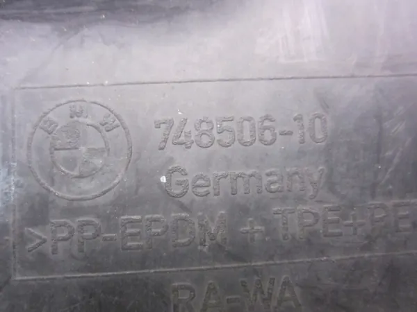 Para-lama dianteiro esquerdo BMW OEM 51717319761 - Usado image 10