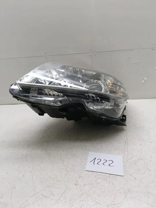 Linker koplamp Mercedes C-klasse W204 A2048208761 image 4