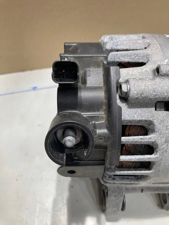 Vaihtovirtageneraattori Peugeot 308 1.2 THP OE 9826574080 image 5