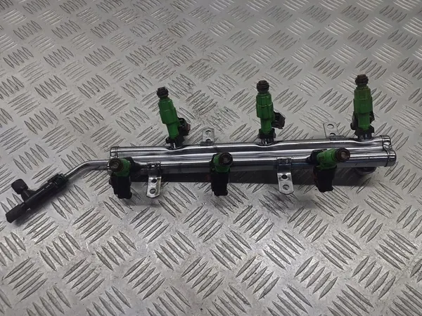 Rampe d'injection Chrysler Voyager IV 3.3 V6 04861454AA image 3