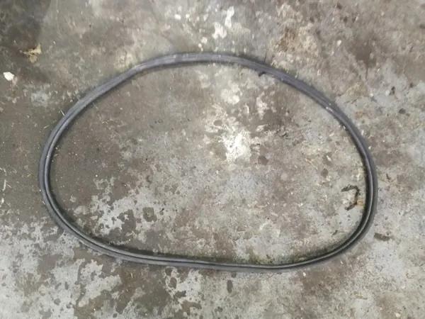 Joint de coffre BMW E92 OEM - État utilisé image 2