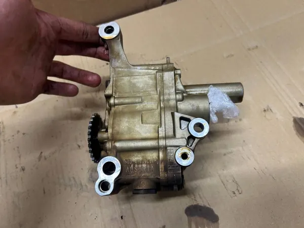 BMW Oliepomp OEM 7519870 voor 5 Serie 523i image 6