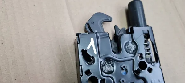 Audi Q5 SQ5 Blocco Cofano 80A823509 image 4