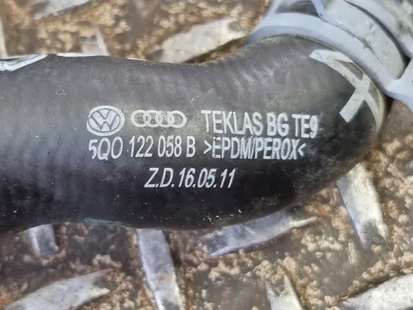 Volkswagen OE 5Q0122058B Vesijäähdyttimen Letku image 2