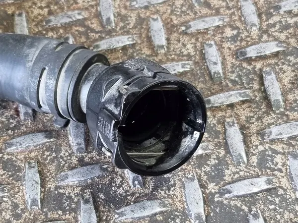 Volkswagen OE 5Q0122058B Vesijäähdyttimen Letku image 4