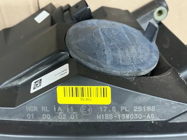 Vasen ajovalo OE Ford Fiesta 2017- image 3