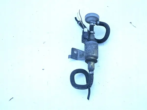 Webasto Pump VW Touareg I 02-10 7L0819827B image 1