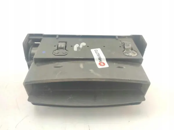 Oikea tuuletusritilä OEM 420025 Mercedes E W124 image 3