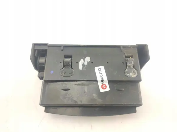 Oikea tuuletusritilä OEM 420025 Mercedes E W124 image 4