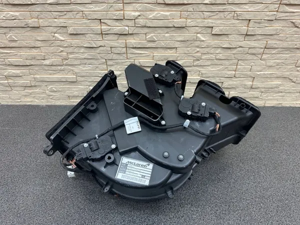McLaren 720S Värmefläktlåda OEM 13A3588CP image 3