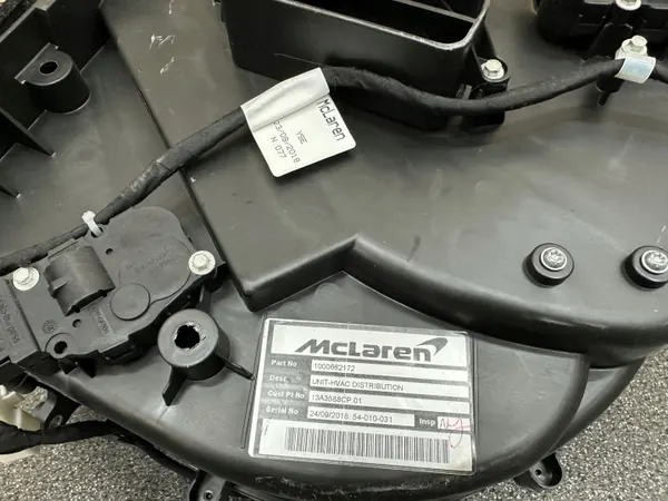 McLaren 720S Värmefläktlåda OEM 13A3588CP image 4