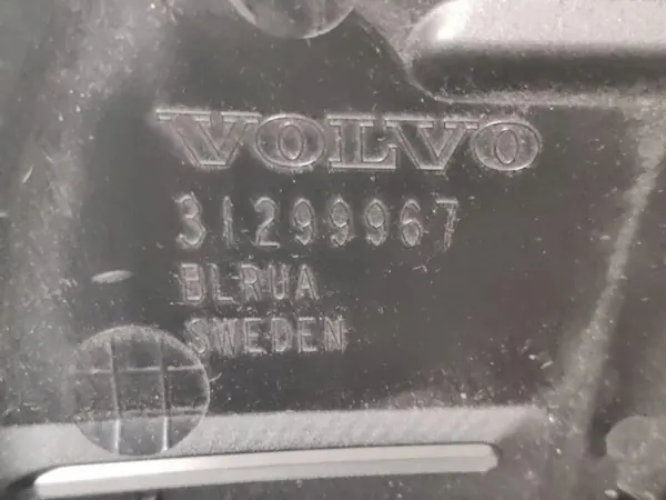 Volvo V60 oikea peilikehys OEM 31299967 - Käytetty image 4