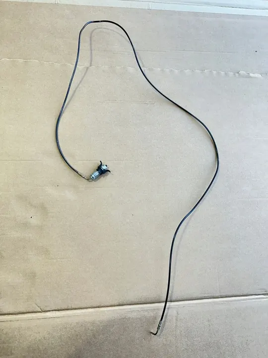 Tuyau hydraulique actionneur toit Mercedes SL R230, OEM A2308001672 image 1