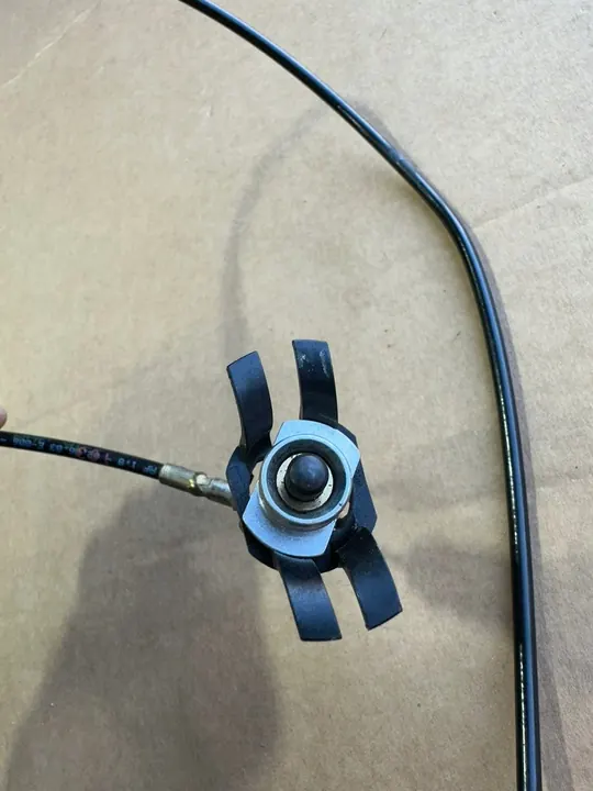 Tuyau hydraulique actionneur toit Mercedes SL R230, OEM A2308001672 image 10