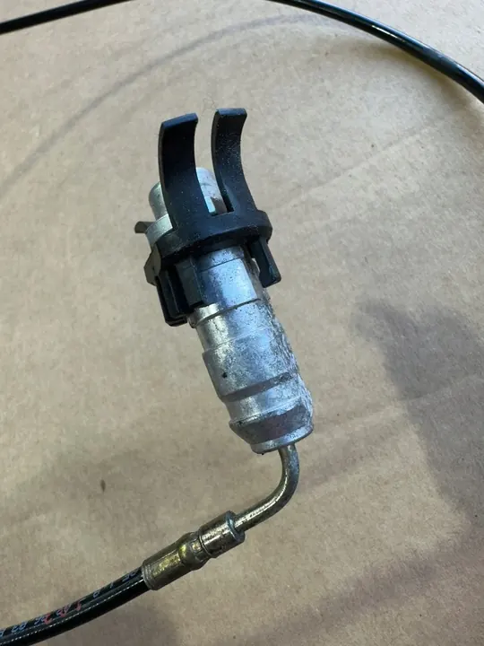 Tuyau hydraulique actionneur toit Mercedes SL R230, OEM A2308001672 image 9