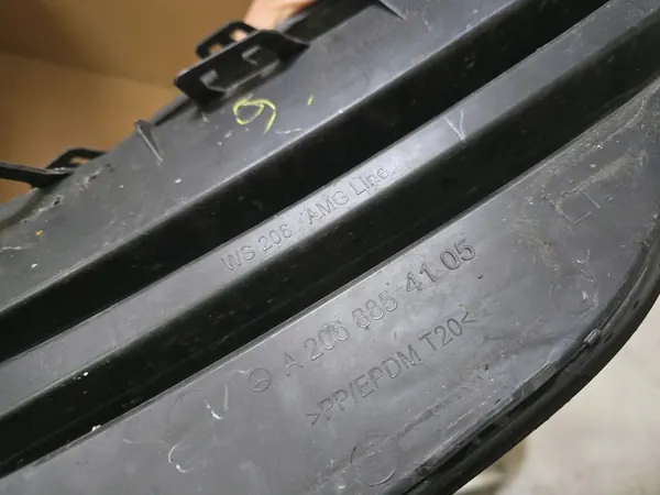 GRILLE DE PARCHOQUE AVANT GAUCHE MERCEDES C CLASS W206 AMG A2068854105 image 3