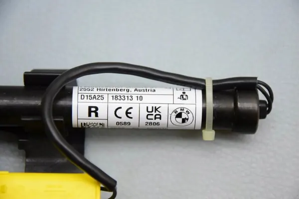Cartouche de charnière capot BMW X5 G05 OEM 7418200 image 9