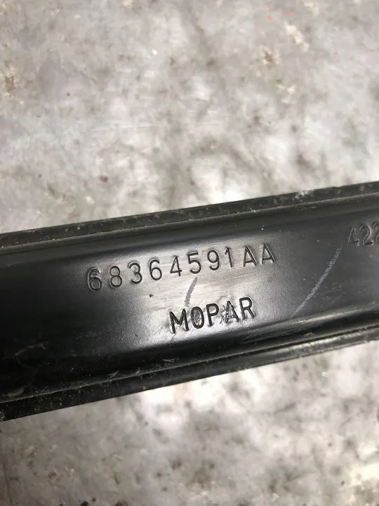 SUPPORT DE RÉSERVOIR ADBLUE JEEP COMPASS II 68364591AA image 5