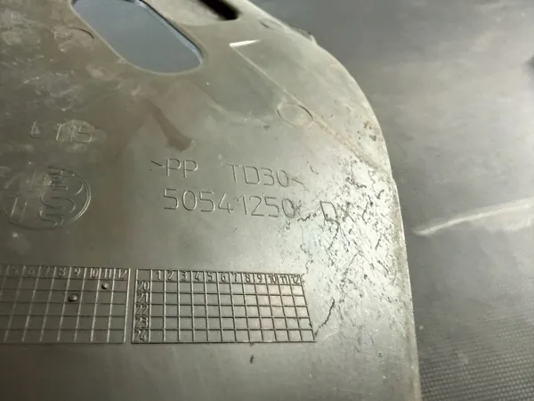 OEM 50541250 oikea etuturvavyön suojus Alfa Romeo image 3