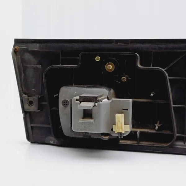 Guarniçao Porta-Malas Kia Sephia OEM DRC83597 Usado image 8
