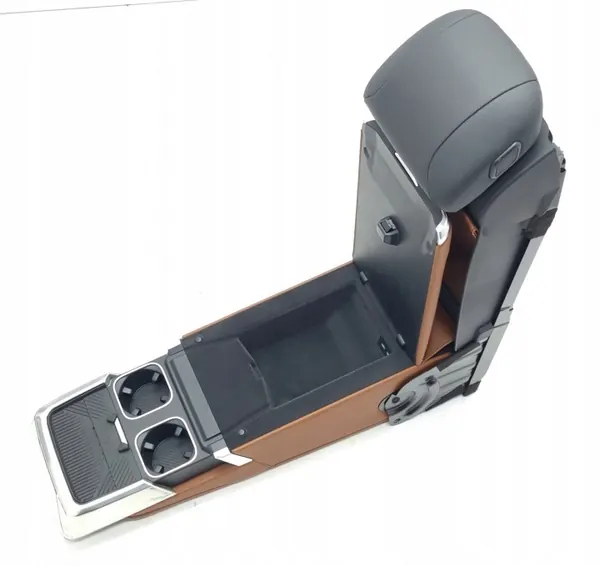 Accoudoir cuir marron OEM 5A36745-07 pour BMW G70 image 10