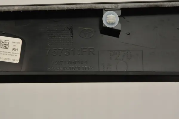 OEM 75071-0H010 Etu oikea ovenlista Toyota image 4