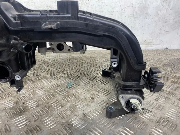 Colector de admisión Subaru Forester OEM FBZ16590 image 3