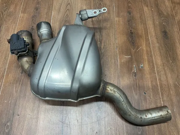 Porsche Macan 95B Pakoputken vaimennin OEM 95b253612p image 2