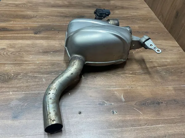 Porsche Macan 95B Pakoputken vaimennin OEM 95b253612p image 3