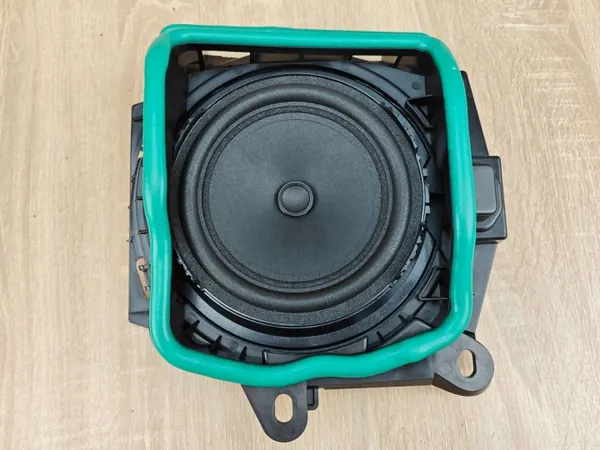 Subwoofer gauche OEM 2622565 pour BMW G26 G20 G21 image 3