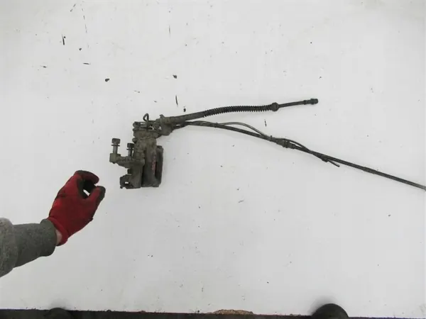 Taka-oikea jarrupuristin OEM 12447390712 VW Caddy image 3