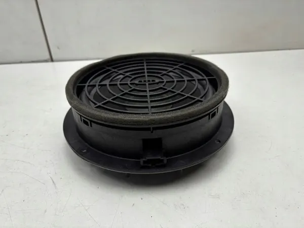 Audi Q3 8U voorport luidspreker OEM 8R0035415 image 2