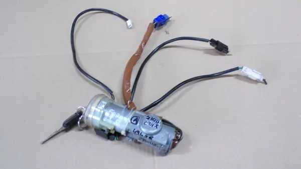 Mitsubishi OE Hubstation OEM 88215AE010 image 2